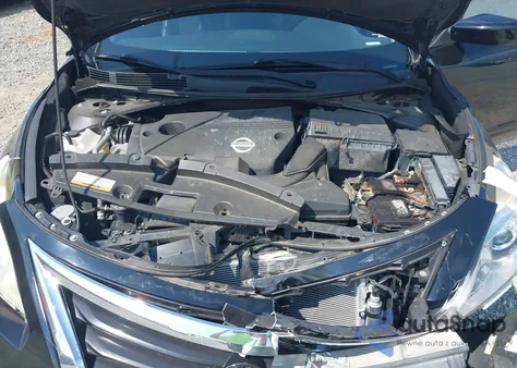 2015 Nissan Altima 2.5 S из США, поврежденный, VIN 1N4AL3AP1FN879082